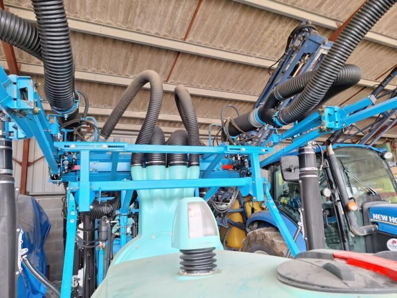 BERTHOUD WIN’AIR1500 - Trailed sprayer: picture 5 BERTHOUD WIN’AIR1500 - Trailed sprayer: picture 5