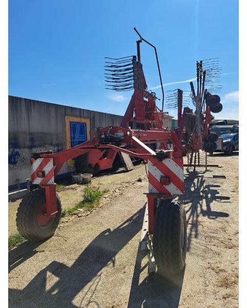 LELY HIBISCUS1525 - Tedder/ Rake: picture 3 LELY HIBISCUS1525 - Tedder/ Rake: picture 3