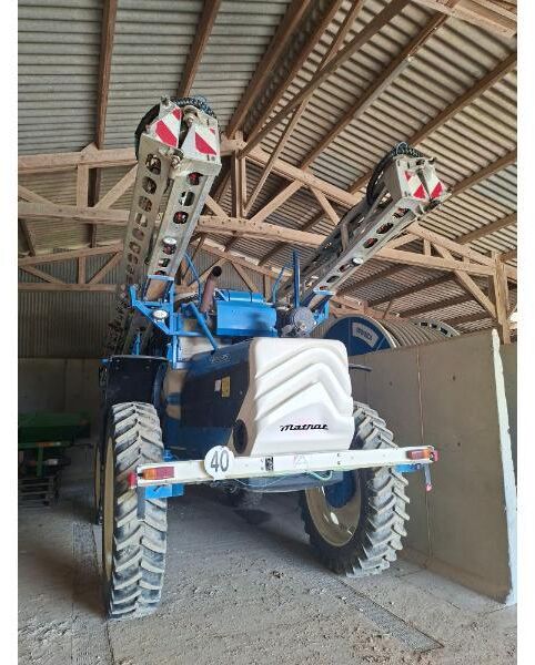 MATROT M24DHELLIOS - Self-propelled sprayer: picture 1 MATROT M24DHELLIOS - Self-propelled sprayer: picture 1