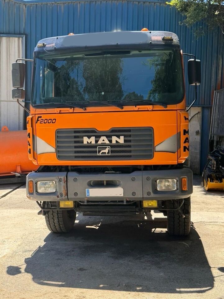 Man - Tractor unit: picture 1 Man - Tractor unit: picture 1