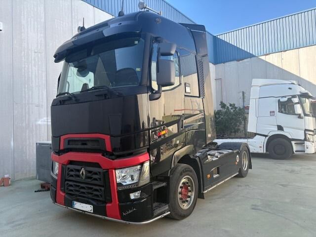 RENAULT T520 - Tractor unit: picture 2 RENAULT T520 - Tractor unit: picture 2
