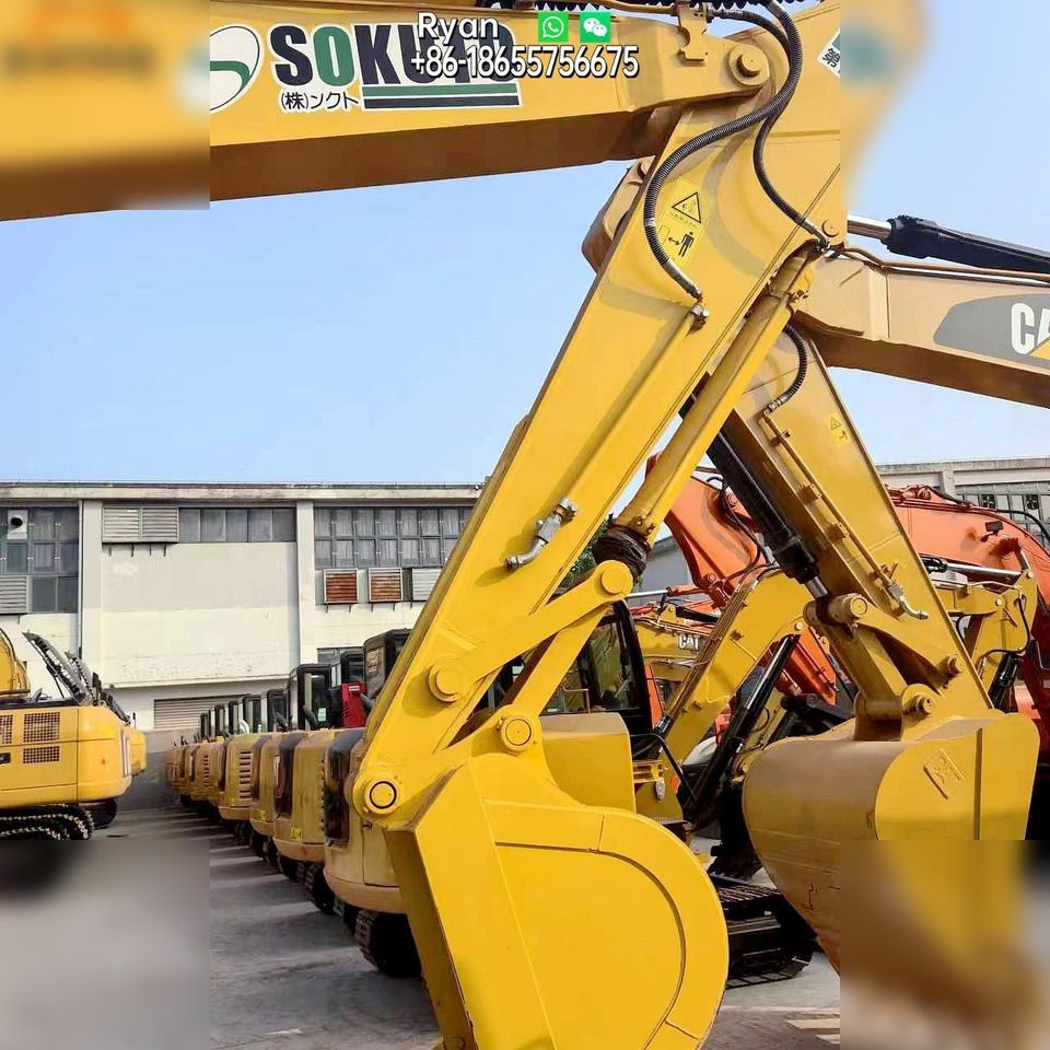 KOMATSU PC200-8 - Crawler excavator: picture 3 KOMATSU PC200-8 - Crawler excavator: picture 3
