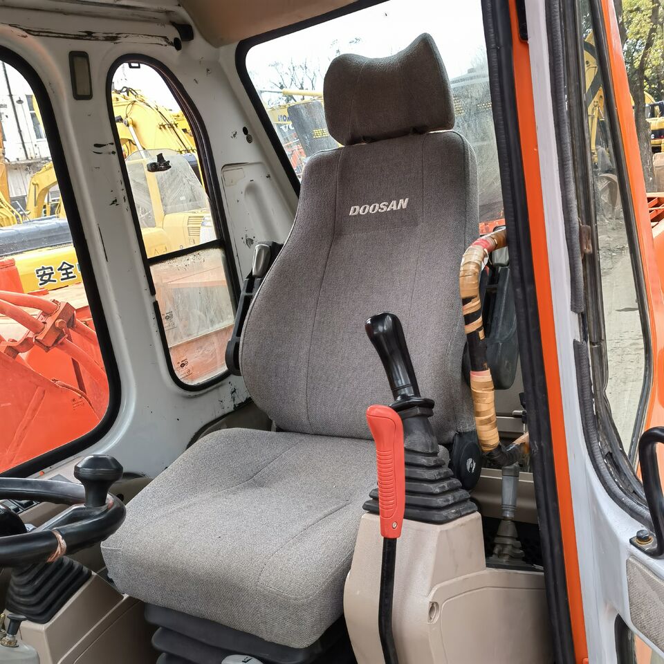 Doosan DH150W-7 - Wheel excavator: picture 2 Doosan DH150W-7 - Wheel excavator: picture 2