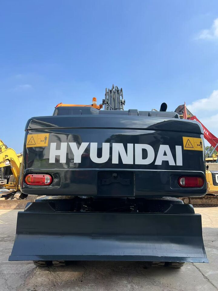 HYUNDAI 210w-9 - Wheel excavator: picture 2 HYUNDAI 210w-9 - Wheel excavator: picture 2