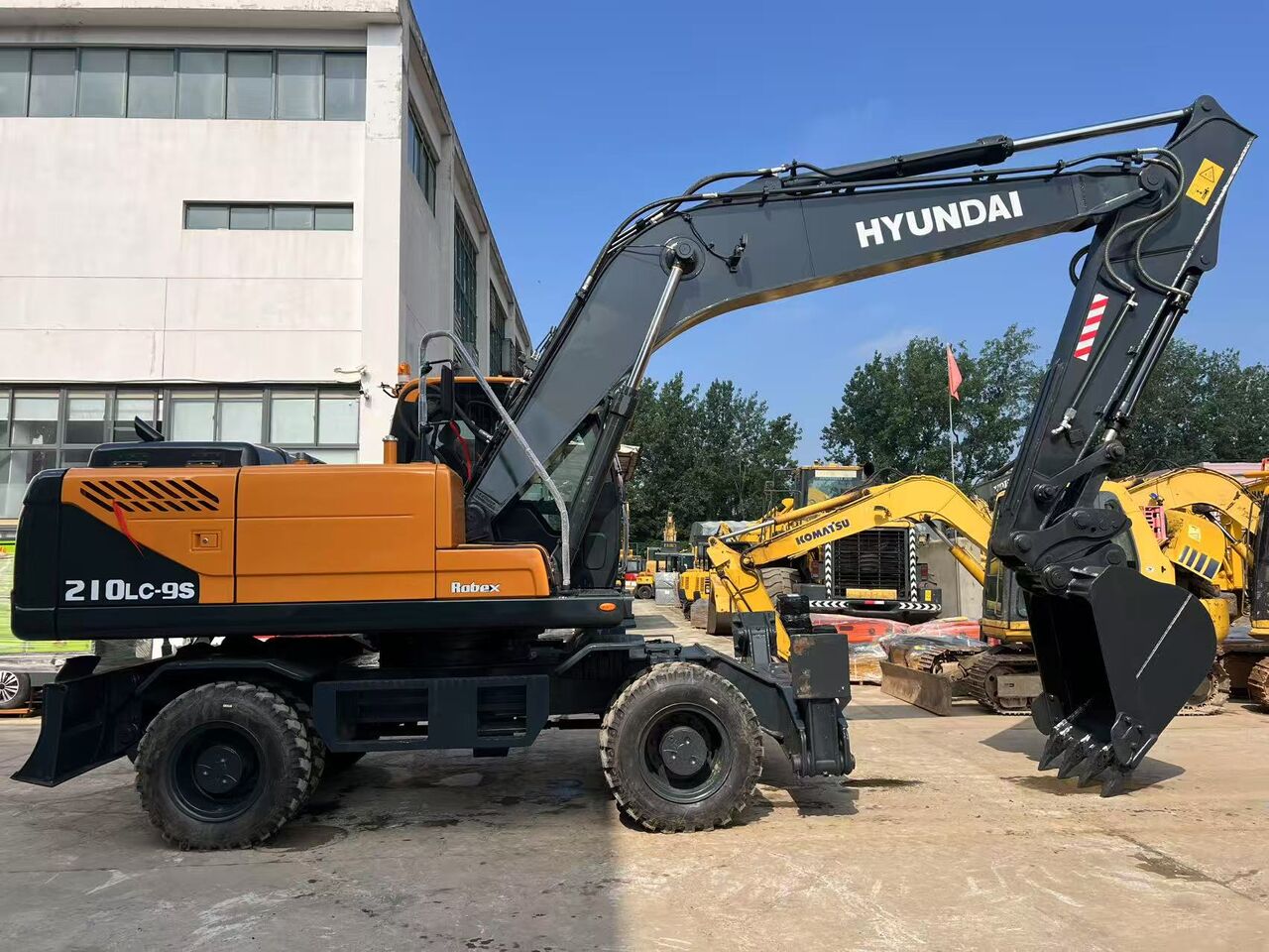 HYUNDAI 210w-9 - Wheel excavator: picture 4 HYUNDAI 210w-9 - Wheel excavator: picture 4