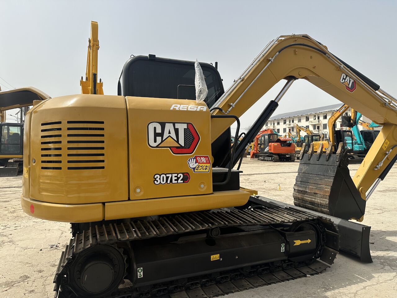 CATERPILLAR 307E2 - Mini excavator: picture 3 CATERPILLAR 307E2 - Mini excavator: picture 3