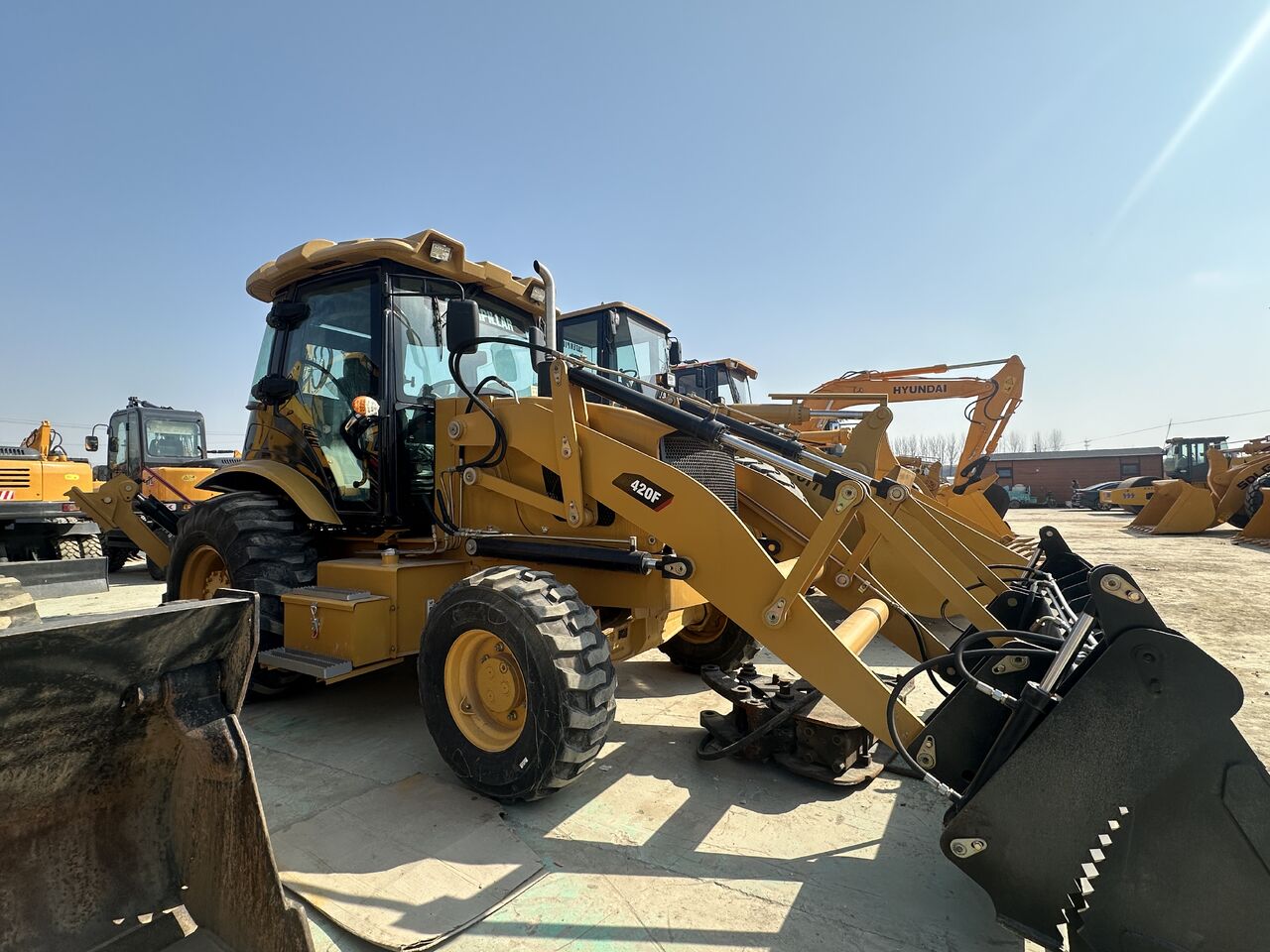 CATERPILLAR 420F - Backhoe loader: picture 2 CATERPILLAR 420F - Backhoe loader: picture 2