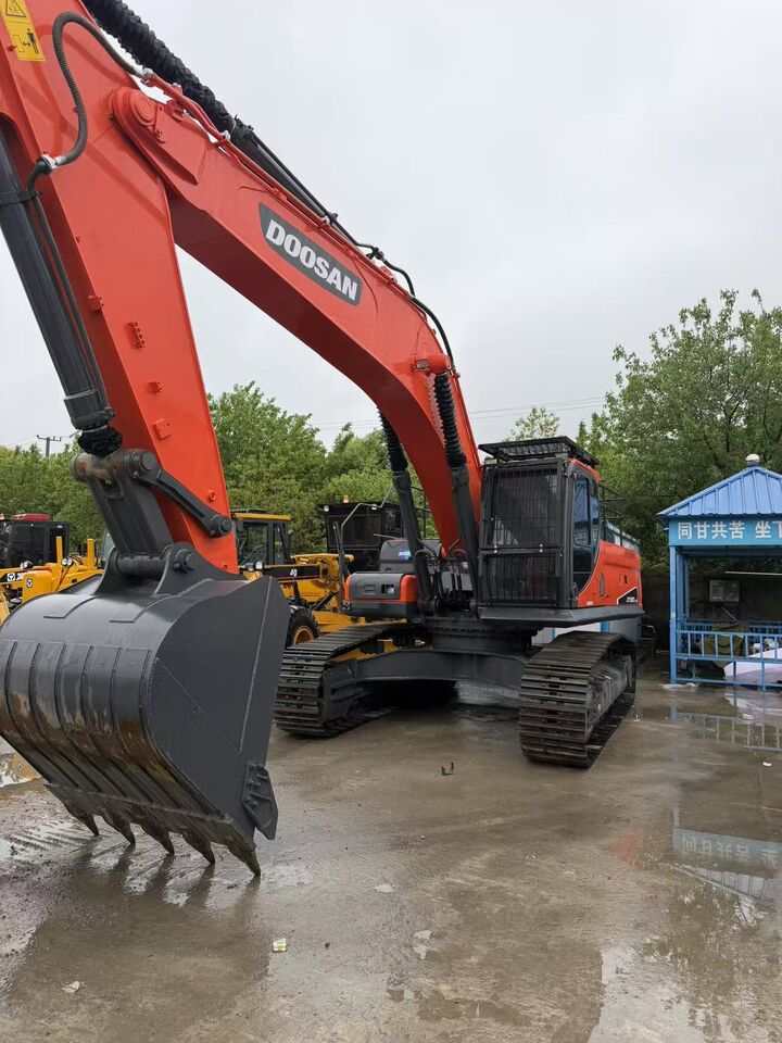 DOOSAN DX380 - Crawler excavator: picture 1 DOOSAN DX380 - Crawler excavator: picture 1