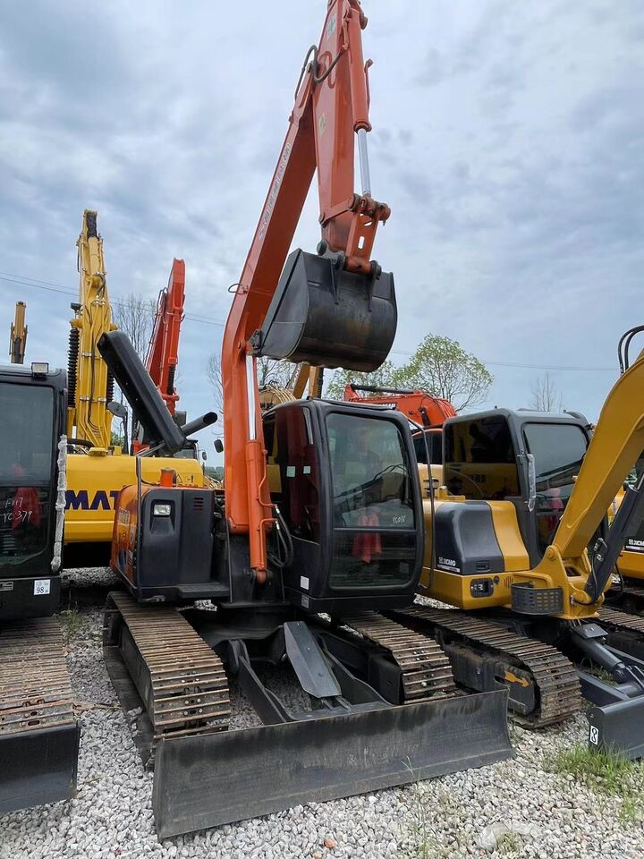 HITACHI ZX70 - Crawler excavator: picture 1 HITACHI ZX70 - Crawler excavator: picture 1