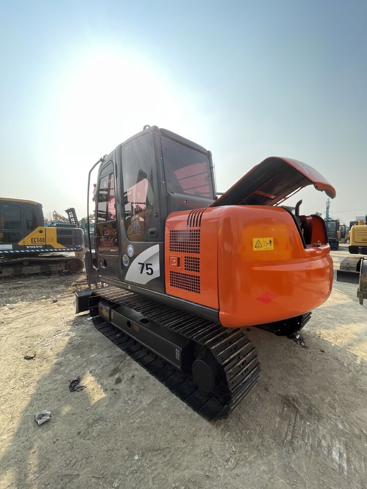 HITACHI ZX75 - Crawler excavator: picture 3 HITACHI ZX75 - Crawler excavator: picture 3