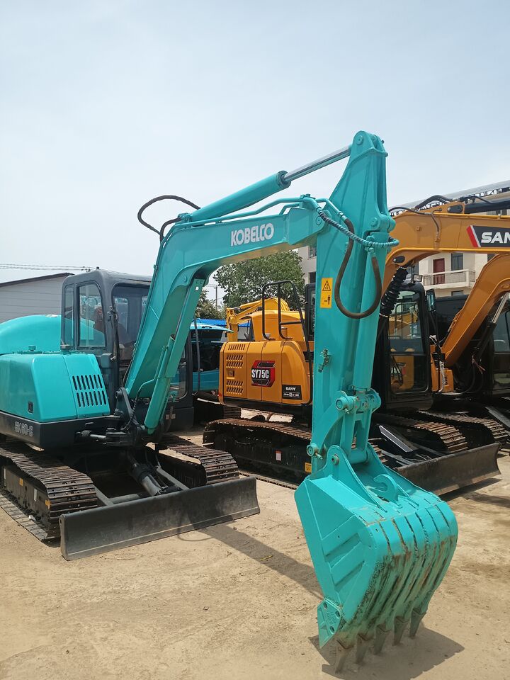 KOBELCO SK60-C - Mini excavator: picture 3 KOBELCO SK60-C - Mini excavator: picture 3