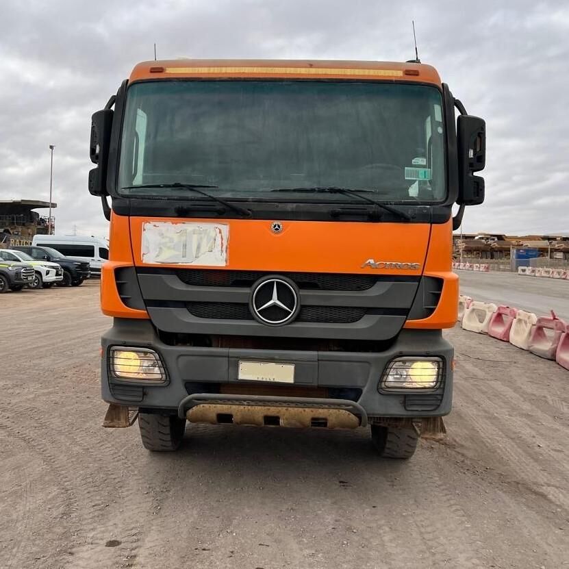 CAMION ESTANQUE MERCEDES BENZACTROS 3336K ALJIBE 25 M3 - Tank truck: picture 2 CAMION ESTANQUE MERCEDES BENZACTROS 3336K ALJIBE 25 M3 - Tank truck: picture 2
