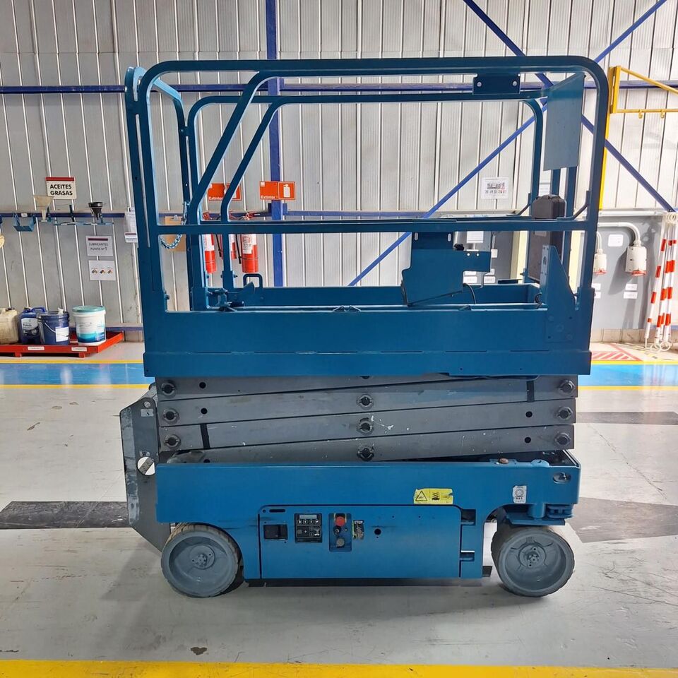 PLATAFORMA TIJERAS GENIEGS-1930 - Scissor lift: picture 1 PLATAFORMA TIJERAS GENIEGS-1930 - Scissor lift: picture 1