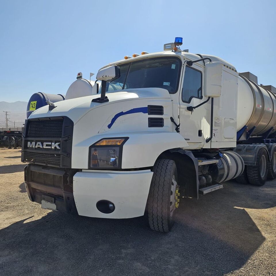 Tractor unit CAMION TRACTO MACKAN64TX: picture 1