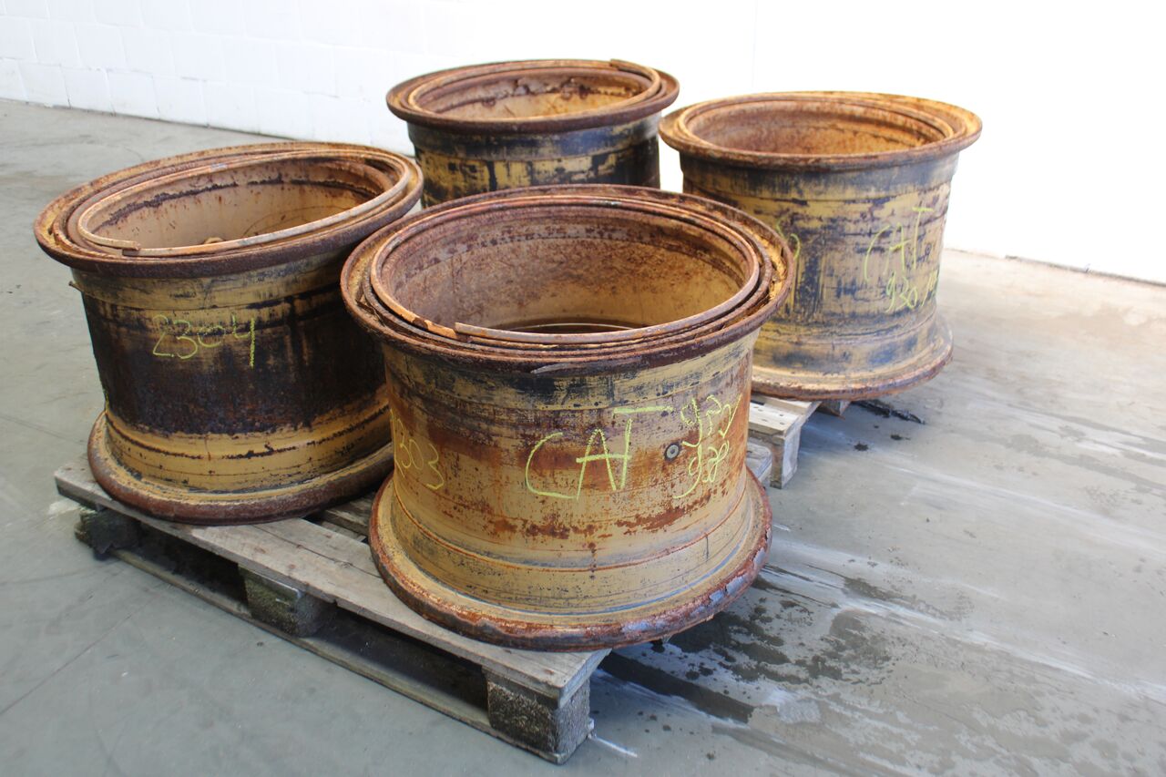 CATERPILLAR 17.00-25 930/938 16 G RIMS 4 PIECES Nr. 2303 - Rim: picture 1 CATERPILLAR 17.00-25 930/938 16 G RIMS 4 PIECES Nr. 2303 - Rim: picture 1