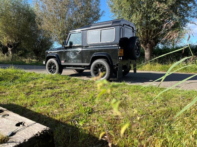 Land Rover Defender X tech with black pack - Car: picture 1 Land Rover Defender X tech with black pack - Car: picture 1