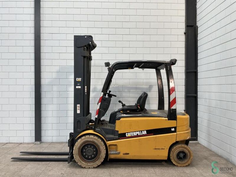 Caterpillar EP40 - Electric forklift: picture 1 Caterpillar EP40 - Electric forklift: picture 1