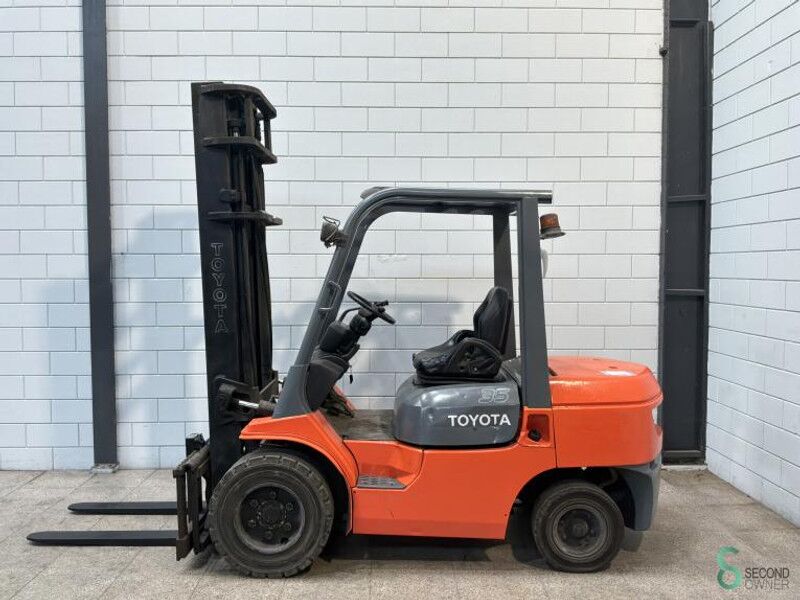 Toyota 02-7FDJF35 - Diesel forklift: picture 1 Toyota 02-7FDJF35 - Diesel forklift: picture 1