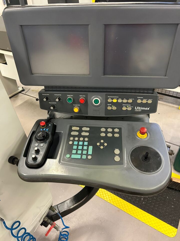 Hurco VM 1 - CNC machining center: picture 3 Hurco VM 1 - CNC machining center: picture 3