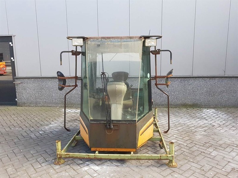 Case 821C / 921C - Cabin/Kabine/Cabine - Cab and interior for Construction machinery: picture 1 Case 821C / 921C - Cabin/Kabine/Cabine - Cab and interior for Construction machinery: picture 1