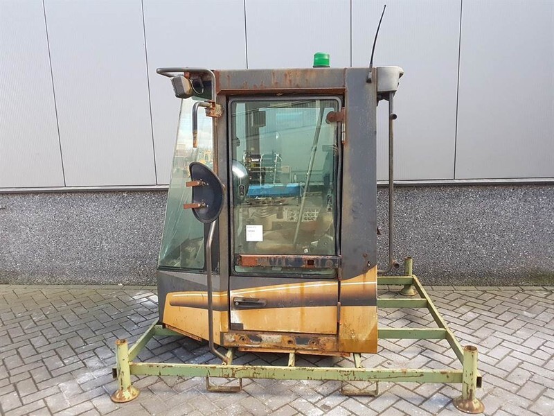 Case 821C / 921C - Cabin/Kabine/Cabine - Cab and interior for Construction machinery: picture 2 Case 821C / 921C - Cabin/Kabine/Cabine - Cab and interior for Construction machinery: picture 2