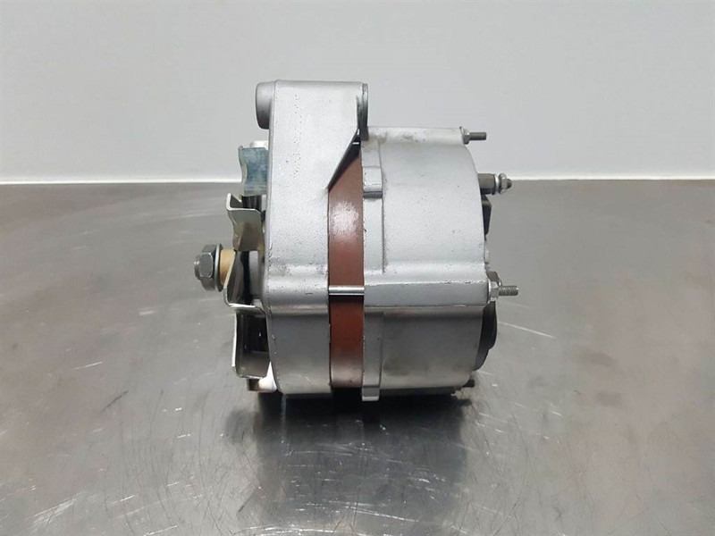 Deutz 913/1013-28V 55A-Alternator/Lichtmaschine/Dynamo - Engine for Construction machinery: picture 3 Deutz 913/1013-28V 55A-Alternator/Lichtmaschine/Dynamo - Engine for Construction machinery: picture 3