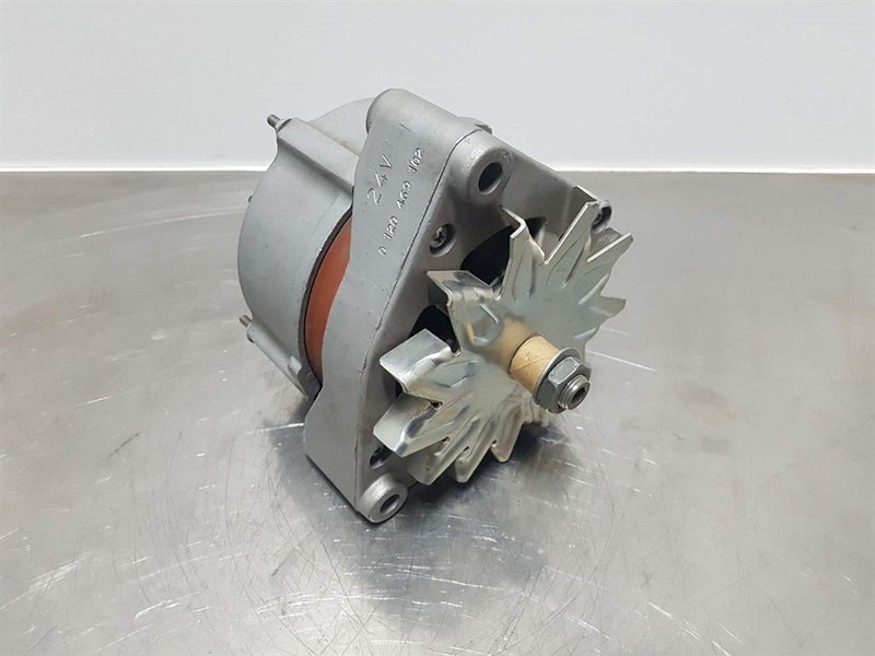 Deutz 913/1013-28V 55A-Alternator/Lichtmaschine/Dynamo - Engine for Construction machinery: picture 1 Deutz 913/1013-28V 55A-Alternator/Lichtmaschine/Dynamo - Engine for Construction machinery: picture 1
