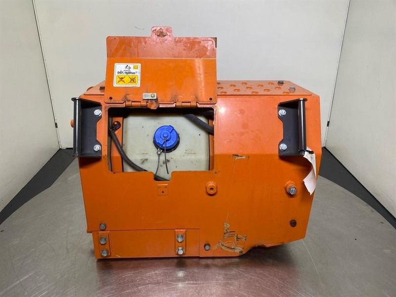 Hitachi ZW310TPD-6 - DEF/Adblue tank - Frame/ Chassis for Construction machinery: picture 1 Hitachi ZW310TPD-6 - DEF/Adblue tank - Frame/ Chassis for Construction machinery: picture 1