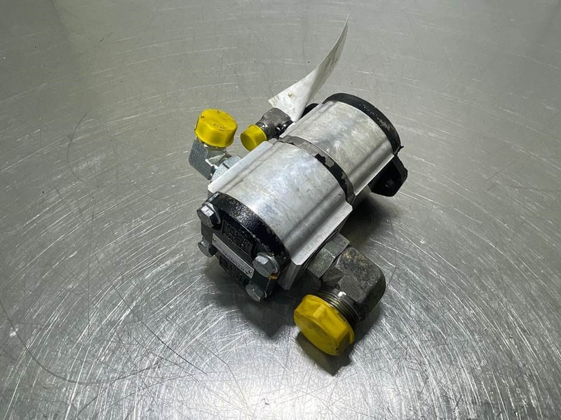 Hyundai HL757-7A-31LD-40500-Fan & brake pump - Hydraulics for Construction machinery: picture 3 Hyundai HL757-7A-31LD-40500-Fan & brake pump - Hydraulics for Construction machinery: picture 3