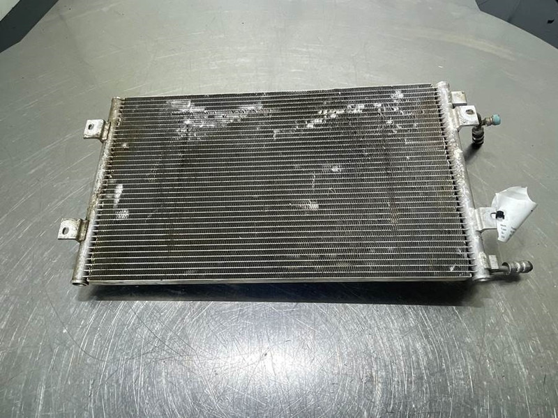 Hyundai HL757-7A-A2W01133-Airco condenser/Klimakondensator - Frame/ Chassis for Construction machinery: picture 1 Hyundai HL757-7A-A2W01133-Airco condenser/Klimakondensator - Frame/ Chassis for Construction machinery: picture 1