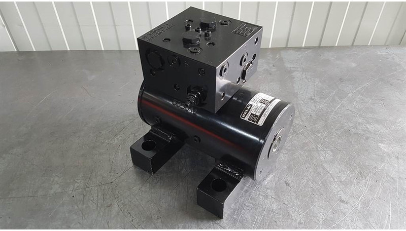 JLG - Helac L20-15-S - Rotary actuator/Drehantrieb - Hydraulics: picture 1 JLG - Helac L20-15-S - Rotary actuator/Drehantrieb - Hydraulics: picture 1