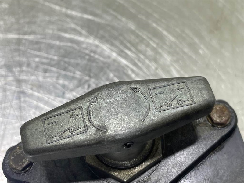 Liebherr L514-12224487-Master switch/Hauptshalter/Massaslot - Electrical system for Construction machinery: picture 2 Liebherr L514-12224487-Master switch/Hauptshalter/Massaslot - Electrical system for Construction machinery: picture 2