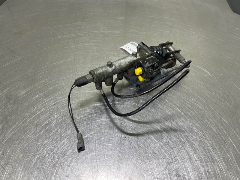 Liebherr L514-7621940-Brake cylinder/Bremszylinder - Brake parts for Construction machinery: picture 1 Liebherr L514-7621940-Brake cylinder/Bremszylinder - Brake parts for Construction machinery: picture 1