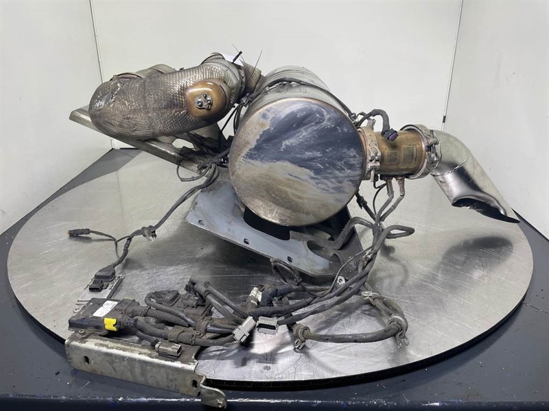 Liebherr L556-10144041-Particulate filter/Partikelfilter - Engine for Construction machinery: picture 5 Liebherr L556-10144041-Particulate filter/Partikelfilter - Engine for Construction machinery: picture 5