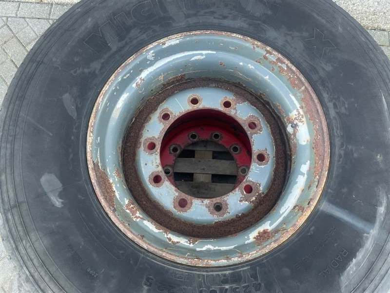 Michelin 425/65R22.5-Tire/Reifen/Band - Wheels and tires for Construction machinery: picture 4 Michelin 425/65R22.5-Tire/Reifen/Band - Wheels and tires for Construction machinery: picture 4
