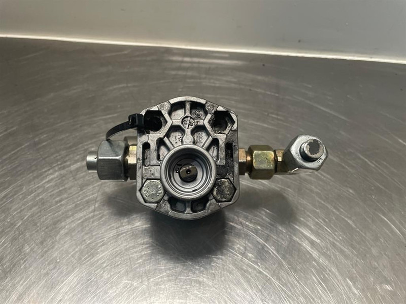 Rexroth 1517222454 - Gearpump/Zahnradpumpe/Tandwielpomp - Hydraulics for Construction machinery: picture 4 Rexroth 1517222454 - Gearpump/Zahnradpumpe/Tandwielpomp - Hydraulics for Construction machinery: picture 4