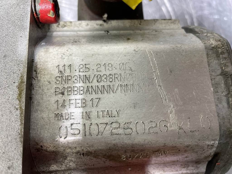 Sauer Danfoss SNP3NN/038RN06D-Gearpump/Zahnradpumpe/Tandwielpomp - Hydraulics for Construction machinery: picture 5 Sauer Danfoss SNP3NN/038RN06D-Gearpump/Zahnradpumpe/Tandwielpomp - Hydraulics for Construction machinery: picture 5