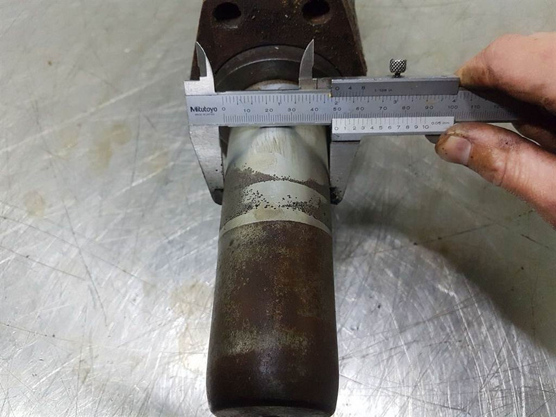 Terex TL100-6502116200-Quick hitch cylinder - Hydraulics for Construction machinery: picture 5 Terex TL100-6502116200-Quick hitch cylinder - Hydraulics for Construction machinery: picture 5