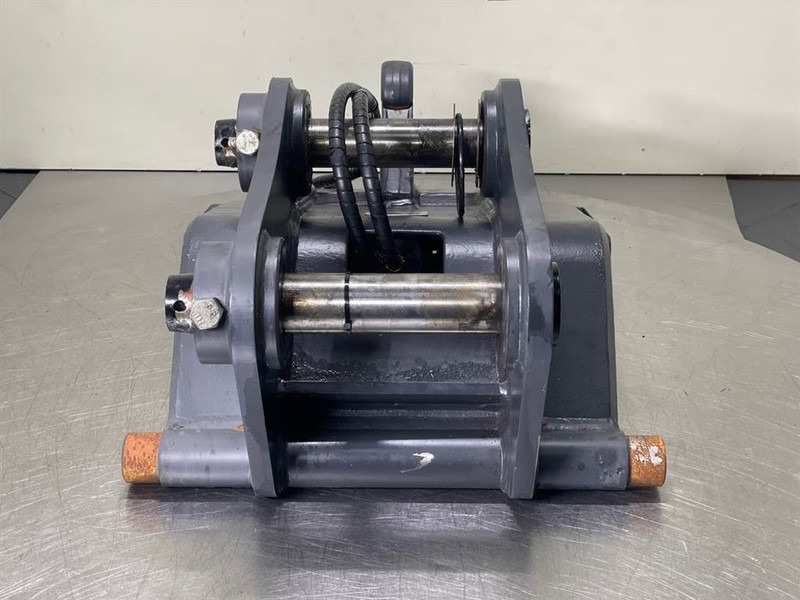 Verachtert CW30 - Quick coupler/Schnellwechsler/Snelwissel - Quick coupler for Construction machinery: picture 2 Verachtert CW30 - Quick coupler/Schnellwechsler/Snelwissel - Quick coupler for Construction machinery: picture 2