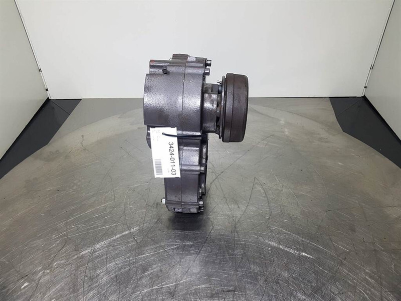 ZF AV-230 - Transmission/Getriebe/Transmissiebak - Gearbox and parts for Construction machinery: picture 1 ZF AV-230 - Transmission/Getriebe/Transmissiebak - Gearbox and parts for Construction machinery: picture 1