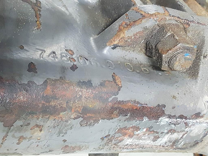 Zettelmeyer ZL802-Clark-Hurth 305/141/165-Axle housing - Axle and parts for Construction machinery: picture 2 Zettelmeyer ZL802-Clark-Hurth 305/141/165-Axle housing - Axle and parts for Construction machinery: picture 2