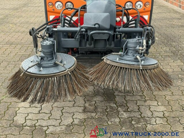 Hako Citymaster 2000 Sweeper 4 Radlenk. nur 4138 Std. - Road sweeper: picture 5 Hako Citymaster 2000 Sweeper 4 Radlenk. nur 4138 Std. - Road sweeper: picture 5