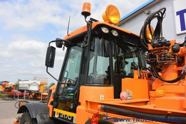 Municipal tractor, Boom mower JCB Fastrac 4x4 inklusive Mulag Front u. Heck Mäher: picture 7