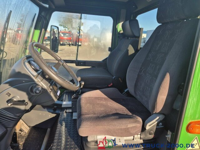 Interior photo 2: Tipper van Ladog T1400 4x4 Kipper mit Fassi Kran 5+6 Steuerkreis