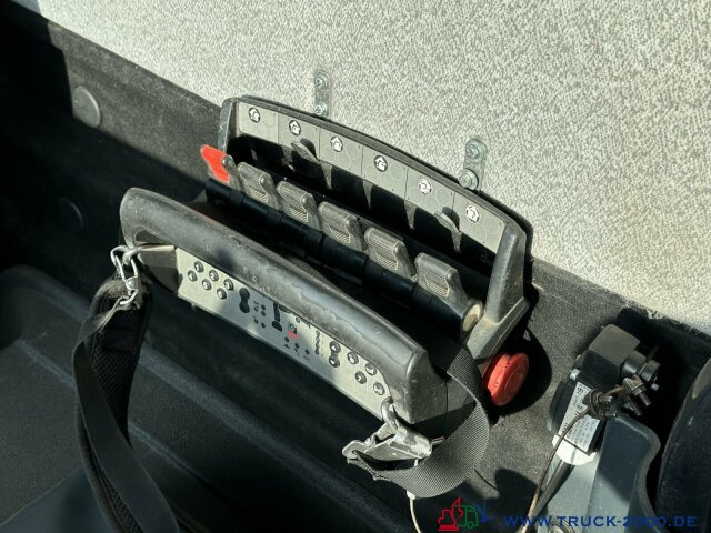 MAN TGM 18.250 Kran Hiab 099 gefaltet am Heck 1.Hand - Dropside/ Flatbed truck, Crane truck: picture 2 MAN TGM 18.250 Kran Hiab 099 gefaltet am Heck 1.Hand - Dropside/ Flatbed truck, Crane truck: picture 2