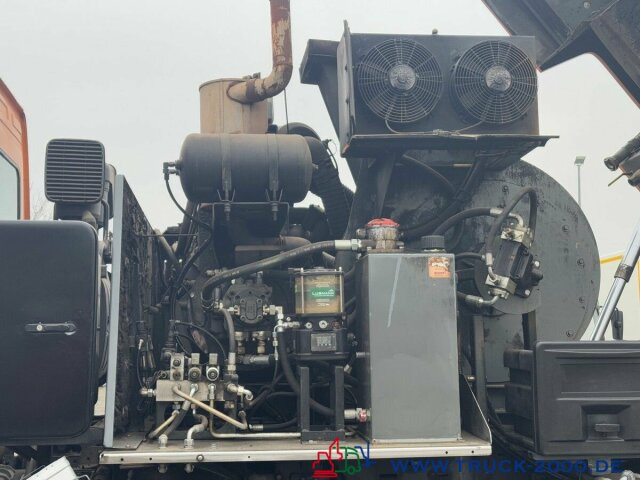 Road sweeper Mercedes-Benz 1833 Bucher Optifant 70 Separat Motor EasyDrive: picture 13