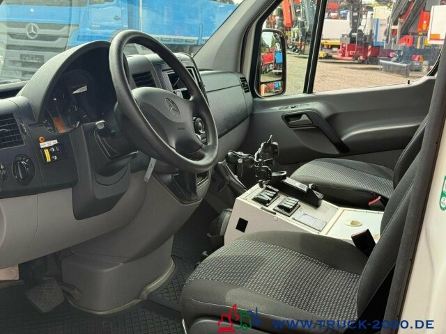 Ambulance Mercedes-Benz Sprinter 516 Fahrtec RTW Luftfederung Retarder: picture 6