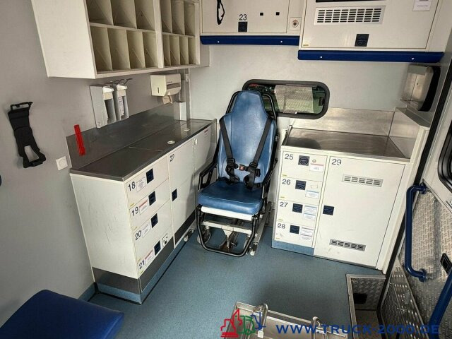 Ambulance Mercedes-Benz Sprinter 516 Fahrtec RTW Luftfederung Retarder: picture 13