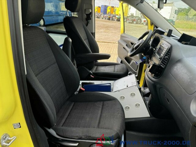 Mercedes-Benz Vito119 CDI 4x4 Notarzt Rettung Ambulance Klima - Ambulance: picture 2 Mercedes-Benz Vito119 CDI 4x4 Notarzt Rettung Ambulance Klima - Ambulance: picture 2