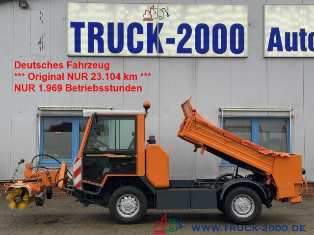 Multicar Kiefer Boki Winterdienst Streuer + Besen 23 TKM - Road sweeper: picture 1 Multicar Kiefer Boki Winterdienst Streuer + Besen 23 TKM - Road sweeper: picture 1